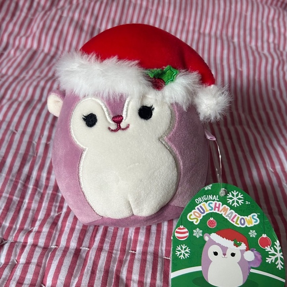 Kellytoy Other - RARE squishmallow Christmas squirrel brand new with tags!!